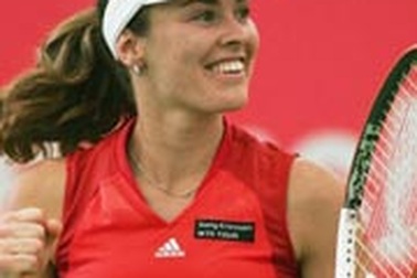 Hingis tái xuất thành công
