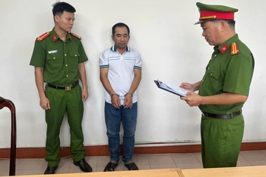 Đâm bạn nhậu trọng thương vì cho rằng chọc ghẹo chủ quán