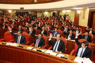 Bộ Chính trị giới thiệu hơn 200 nhân sự để Trung ương cho ý kiến