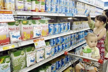 Dù từ chối, Bộ Công Thương vẫn được giao quản lý giá sữa