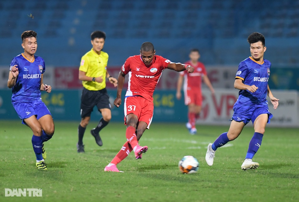 Thắng Bình Dương, CLB Viettel giữ ngôi đầu bảng V-League - 6 Thắng Bình Dương, CLB Viettel giữ ngôi đầu bảng V-League - 6