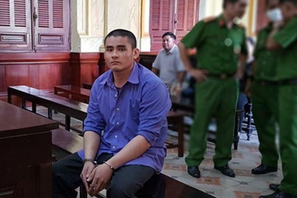 Bất ngờ bị tâm thần sau khi bị tuyên án tử hình vì sát hại cha mẹ - 1 Bất ngờ bị tâm thần sau khi bị tuyên án tử hình vì sát hại cha mẹ - 1
