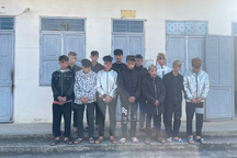 Triệu tập 12 nam thanh niên mang dao đi hỗn chiến đêm mùng 2 Tết