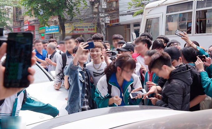 Yên Bái: Sở giáo dục vào cuộc xác minh trường học mời Khá bảnh giao lưu với học sinh - Ảnh 1. Yên Bái: Sở giáo dục vào cuộc xác minh trường học mời Khá bảnh giao lưu với học sinh - Ảnh 1.