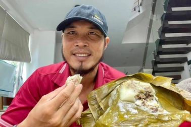 Ông chủ trung tâm bóng đá bán thức ăn online để kiếm sống "mùa Covid-19"