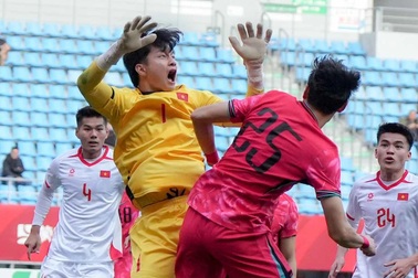 Báo Hàn Quốc ngỡ ngàng khi đội nhà suýt thua U22 Việt Nam