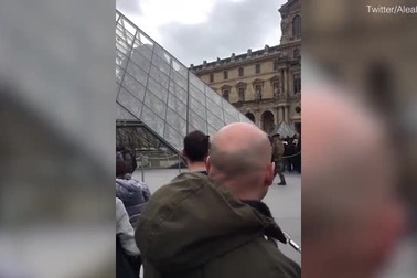 Viện bảo tàng Louvre (Pháp) tạm thời ngừng hoạt động