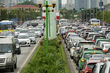 Người nước ngoài ủng hộ quan điểm "người Việt Nam mua ô tô cho oách"