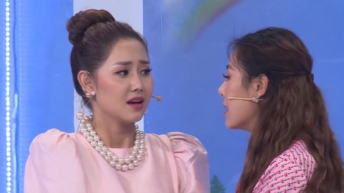 Nam Thư, Tường Vi liên tục bị đá đểu về giọng hát lẫn tuổi tác khi tham gia gameshow âm nhạc - Ảnh 4. Nam Thư, Tường Vi liên tục bị đá đểu về giọng hát lẫn tuổi tác khi tham gia gameshow âm nhạc - Ảnh 4.