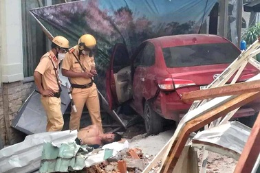 CSGT truy bắt kẻ trộm ô tô ở Long An bỏ chạy đến Bình Dương