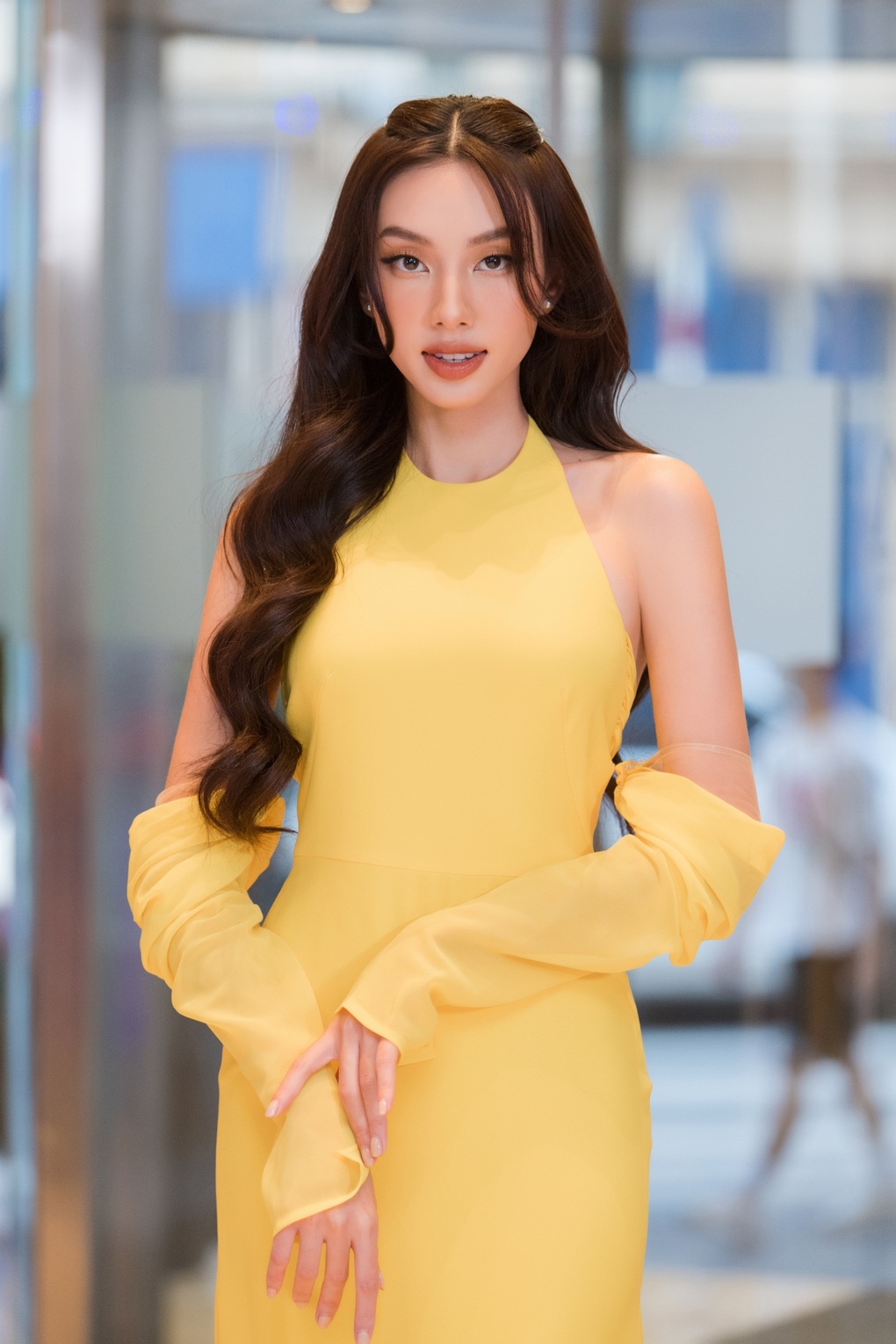 Hoa hậu Thùy Tiên đi xem váy cưới sau khi mời luật sư bảo vệ hình ảnh - 2 Hoa hậu Thùy Tiên đi xem váy cưới sau khi mời luật sư bảo vệ hình ảnh - 2
