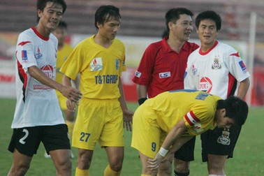 Hà Nội T&T “sụp đổ” trước ĐT Long An