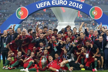 Euro 2020 được đón khán giả đến sân