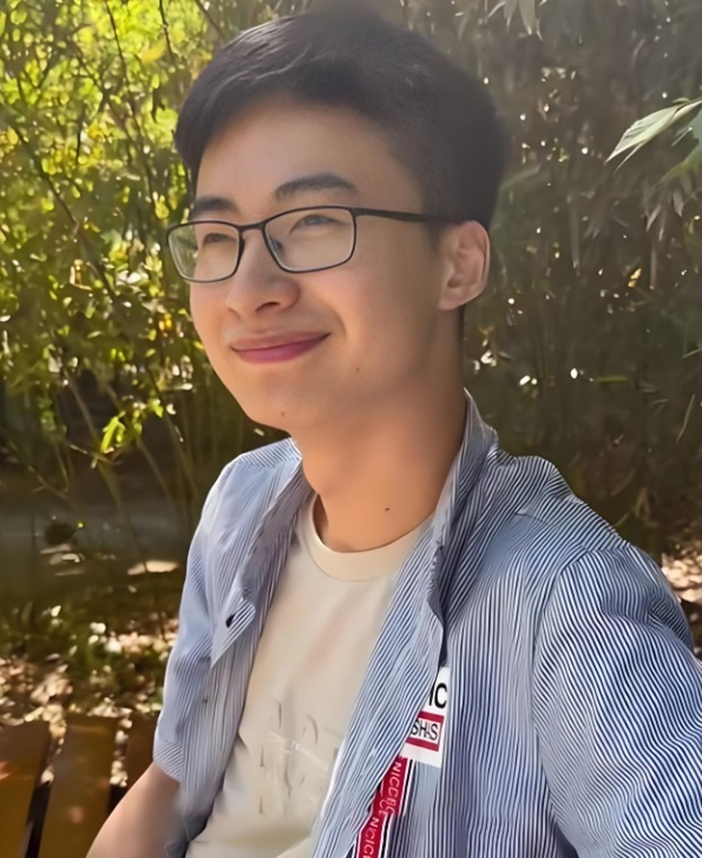 From a boy collecting scrap metal to a PhD student at a top university in the world - 1 Từ cậu bé nhặt ve chai đến nghiên cứu sinh tiến sĩ đại học top đầu thế giới - 1