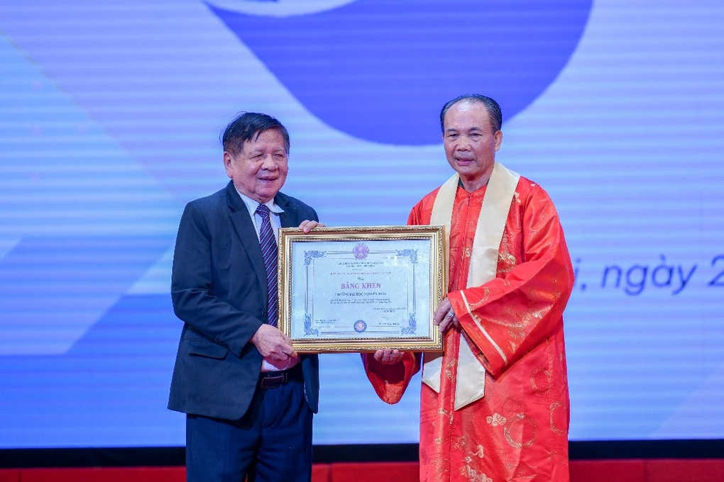 Trường Đại học Nguyễn Trãi tổ chức thành công Lễ kỷ niệm 15 năm thành lập - 3 Trường Đại học Nguyễn Trãi tổ chức thành công Lễ kỷ niệm 15 năm thành lập - 3
