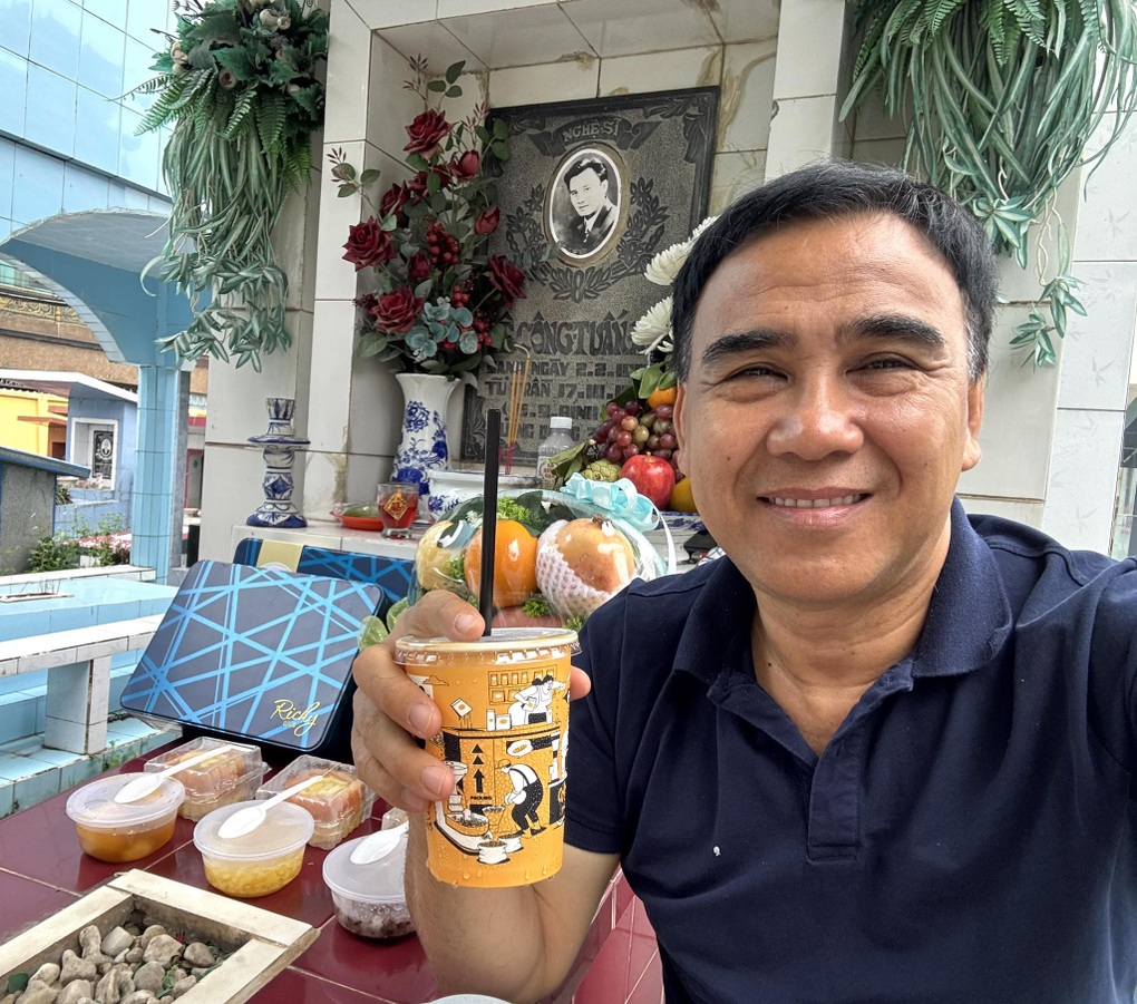 Quyền Linh làm điều đặc biệt trong ngày giỗ Lê Công Tuấn Anh suốt 29 năm - 1 Quyền Linh làm điều đặc biệt trong ngày giỗ Lê Công Tuấn Anh suốt 29 năm - 1