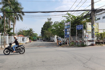 Công an khám xét Trung tâm đăng kiểm 50-03V ở TPHCM