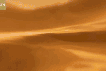 Choáng với cách Trung Quốc xây đường sắt dài 825km xuyên qua "Biển tử thần"