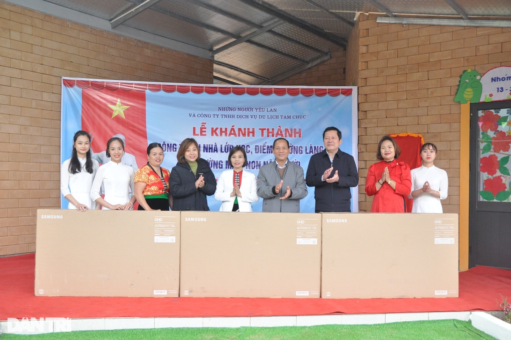 Trường mầm non Làng Cò từng bị cháy rụi... tưng bừng trong ngày khánh thành - 12 Trường mầm non Làng Cò từng bị cháy rụi... tưng bừng trong ngày khánh thành - 12