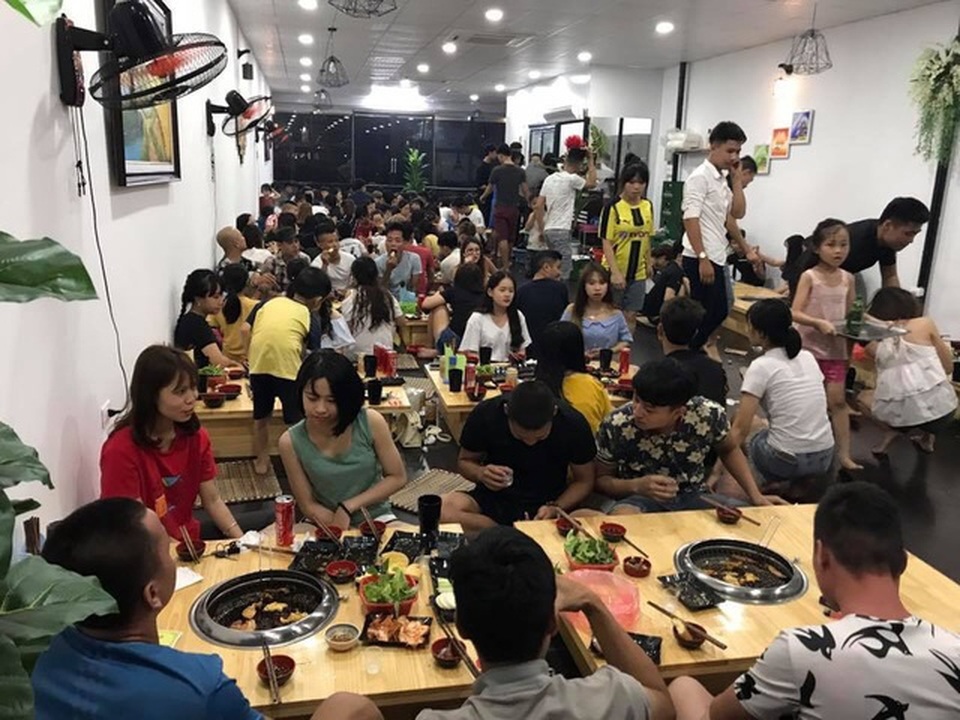 Hàng loạt nhà hàng đóng cửa, cho nhân viên nghỉ vì dịch cúm corona - 1 Hàng loạt nhà hàng đóng cửa, cho nhân viên nghỉ vì dịch cúm corona - 1
