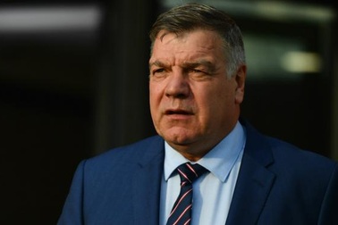 Dính phốt lớn, HLV Sam Allardyce bị sa thải ở đội tuyển Anh