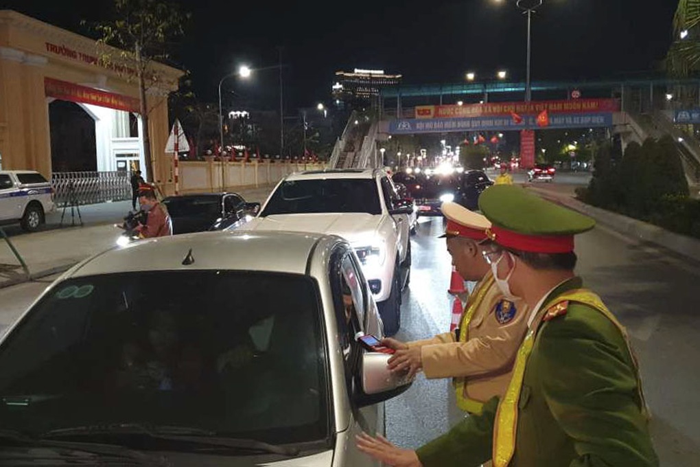 Xử phạt hàng trăm tài xế ma men trong 4 ngày nghỉ Tết - 2 Xử phạt hàng trăm tài xế ma men trong 4 ngày nghỉ Tết - 2