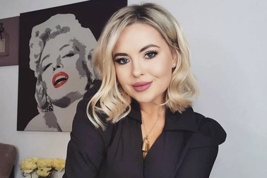 Cô gái xinh đẹp trải lòng chuyện bị dọa tung clip sex