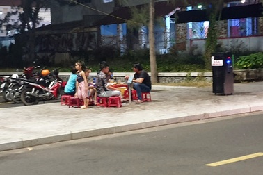 Loa karaoke di động tra tấn người dân và du khách tại Phú Yên