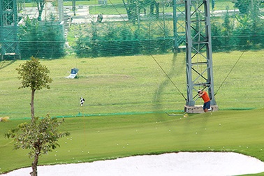 Sân golf “nhả đạn”, người dân lãnh đủ