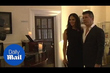 Simon Cowell tình tứ bên Lauren Silverman