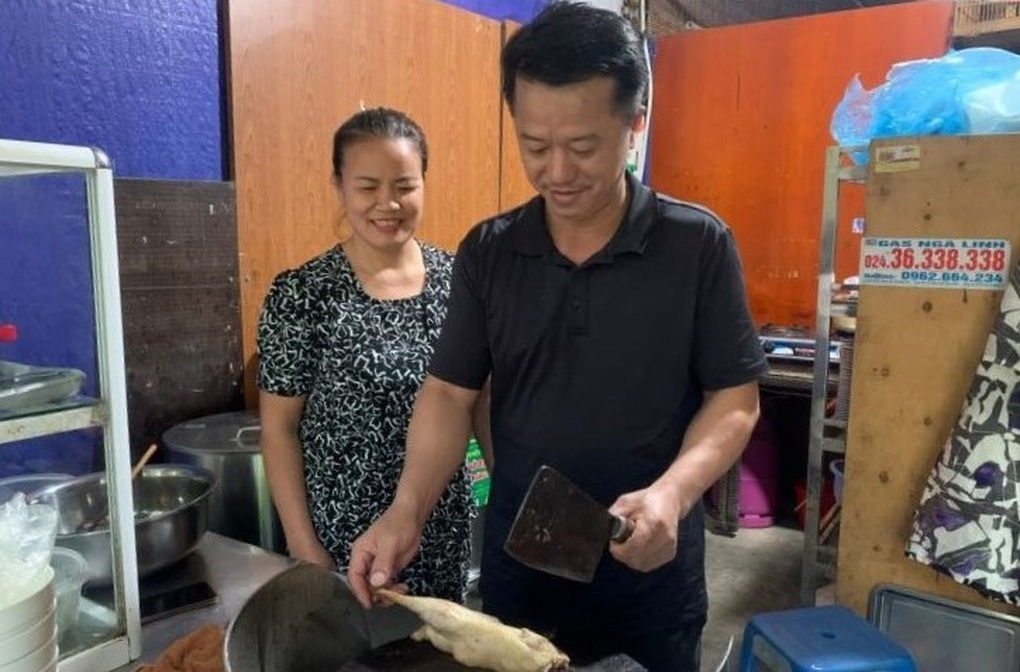 15 năm mắc ung thư: Ông bố Hà Nội bán vịt nướng, nuôi 2 con đỗ đại học - 3 15 năm mắc ung thư: Ông bố Hà Nội bán vịt nướng, nuôi 2 con đỗ đại học - 3