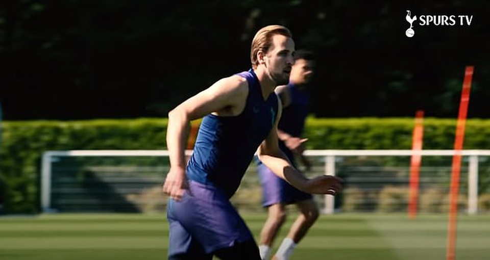 Harry Kane và Son Heung Min hăng say tập luyện cùng đồng đội - 1 Harry Kane và Son Heung Min hăng say tập luyện cùng đồng đội - 1