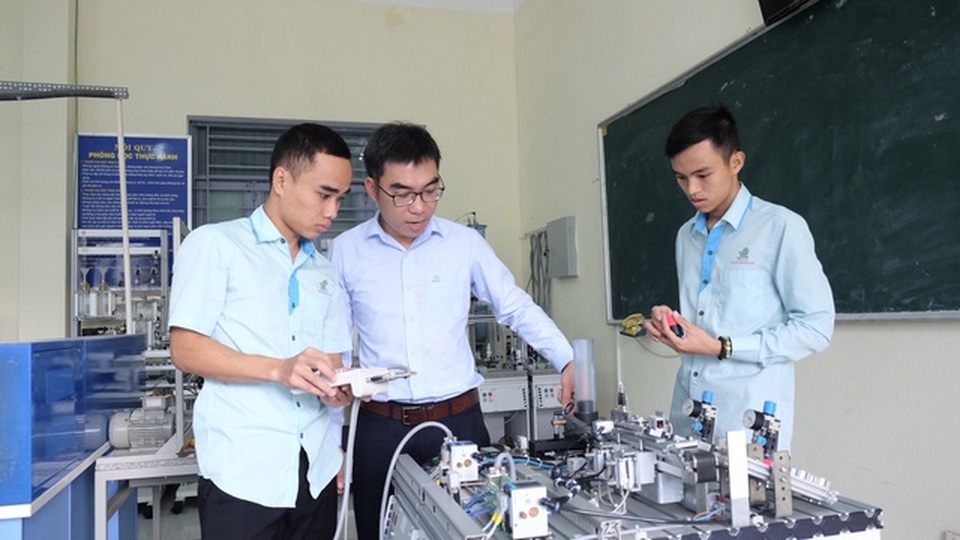 Trường ĐH Tây Nguyên dời lịch tập trung sinh viên đến ngày 5/3 - 2 Trường ĐH Tây Nguyên dời lịch tập trung sinh viên đến ngày 5/3 - 2