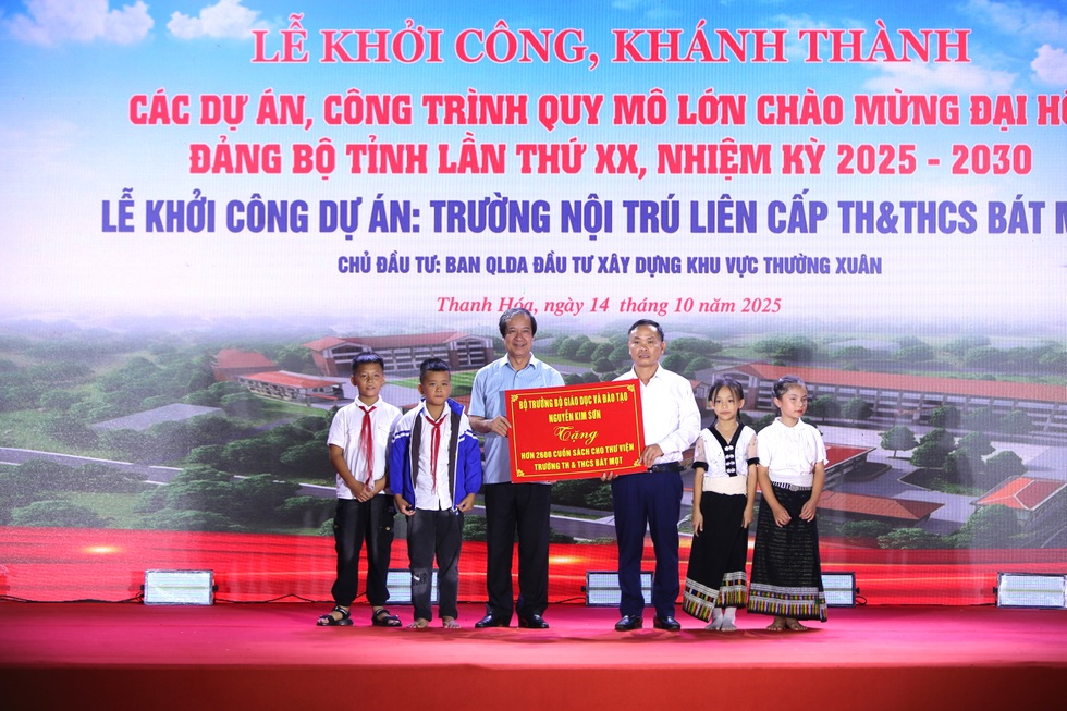 นายกรัฐมนตรี: การลงทุนด้านการศึกษาในทิศทางที่ครอบคลุมมากขึ้นเพื่อการพัฒนา - 5 Thủ tướng: Đầu tư cho giáo dục theo hướng bao trùm hơn để phát triển - 5