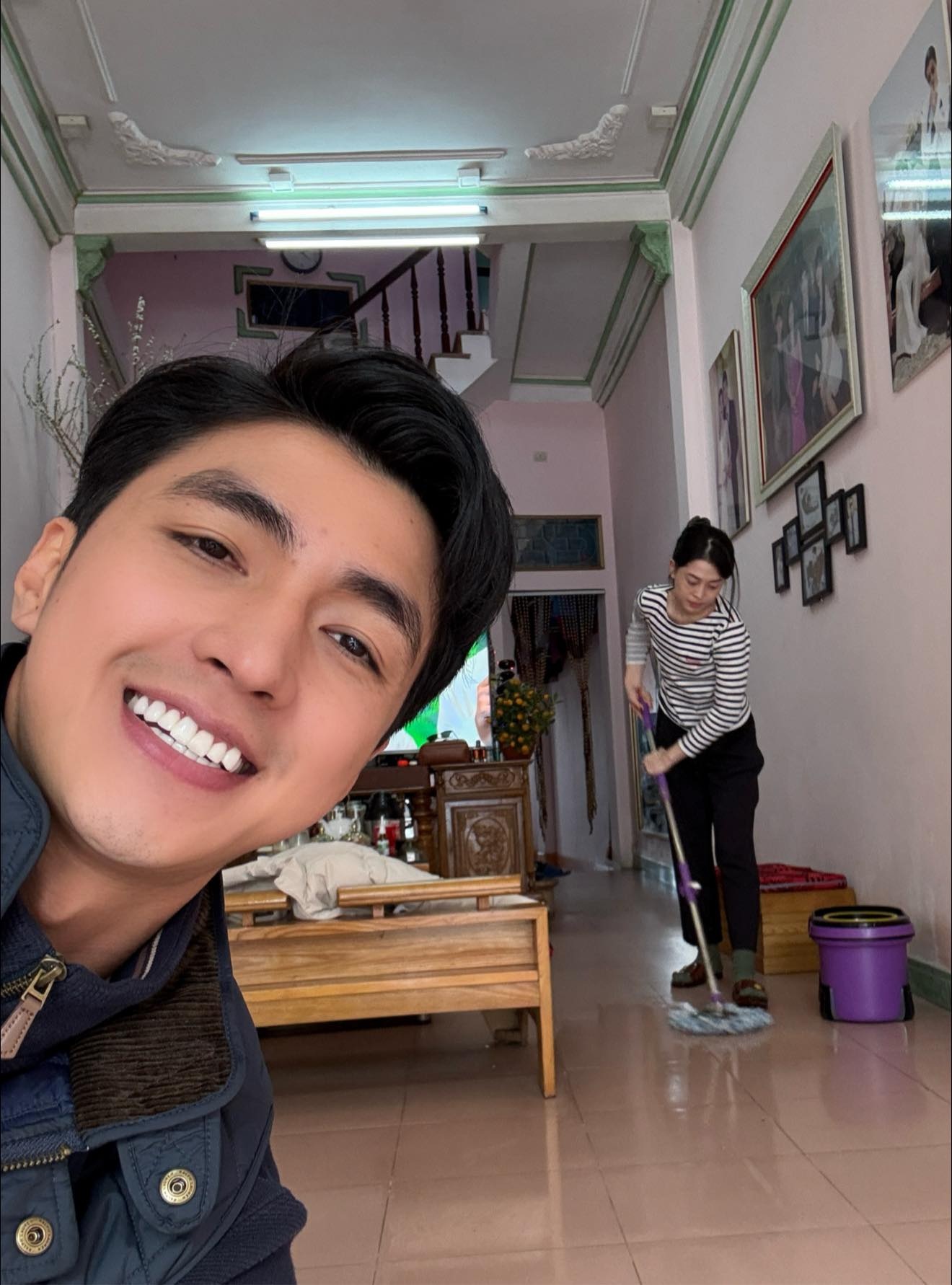 NSND Tự Long đi mua quất, Hương Tươi gói bánh chưng ngày cuối năm - 11 NSND Tự Long đi mua quất, Hương Tươi gói bánh chưng ngày cuối năm - 11