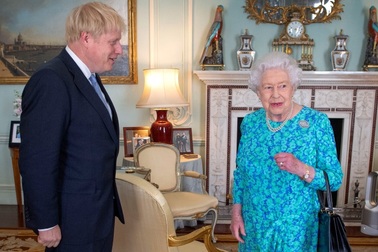 Chính phủ Anh gửi lời xin lỗi "chưa từng có tiền lệ" tới Nữ hoàng Elizabeth