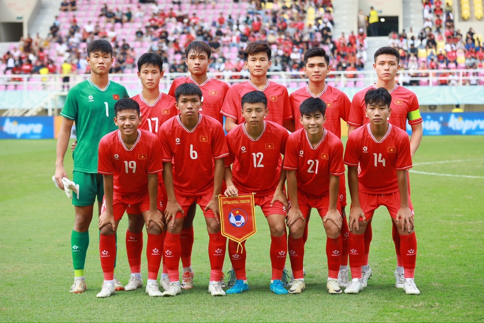 HLV Trần Minh Chiến: U16 Việt Nam đã tặng chiến thắng cho U16 Indonesia - 2