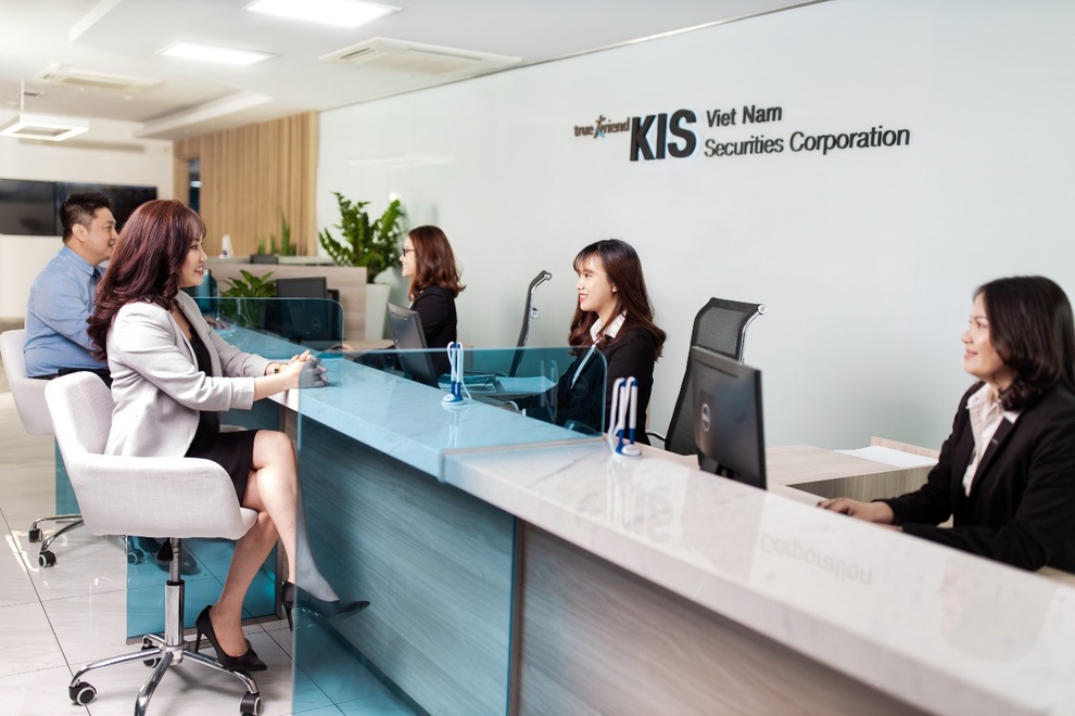Chứng khoán KIS tăng vốn, tiếp tục tăng tốc cuộc đua tới top đầu thị trường vốn - 1 Chứng khoán KIS tăng vốn, tiếp tục tăng tốc cuộc đua tới top đầu thị trường vốn - 1
