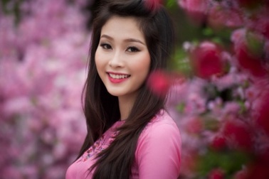 Hoa hậu Đặng Thu Thảo gửi lời chúc năm mới bạn đọc Dân trí