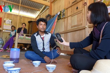 Nghèo hơn vì... xuất khẩu lao động 