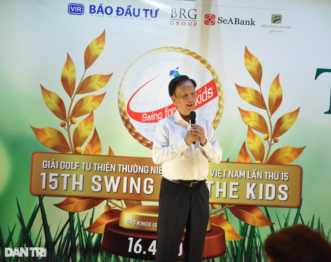 Giải Golf vì trẻ em lần thứ 15: Hơn 2,3 tỷ đồng sẽ đến với trẻ em nghèo - 2 Giải Golf vì trẻ em lần thứ 15: Hơn 2,3 tỷ đồng sẽ đến với trẻ em nghèo - 2