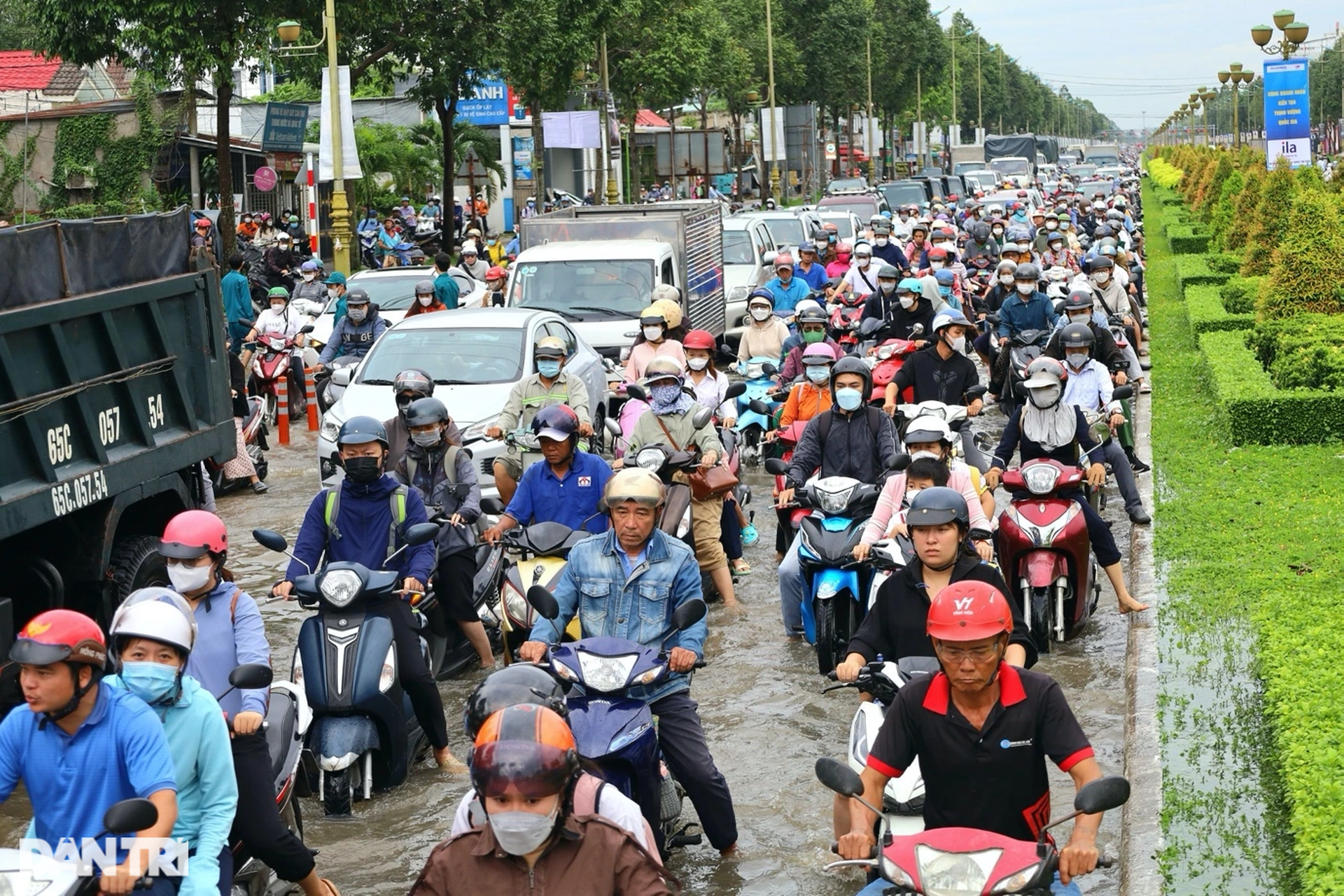 Cải tạo đường, làm cống thoát nước nhưng... vẫn ngập - 6 Cải tạo đường, làm cống thoát nước nhưng... vẫn ngập - 6