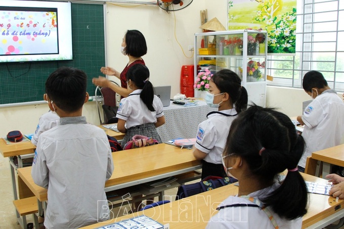Học sinh Trường Tiểu học Hòa Mạc, thị xã Duy Tiên, tỉnh Hà Nam. Ảnh: Báo Hà Nam