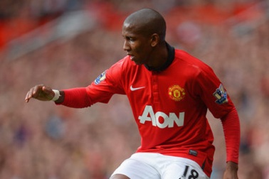 MU lên kế hoạch “tống khứ” Ashley Young