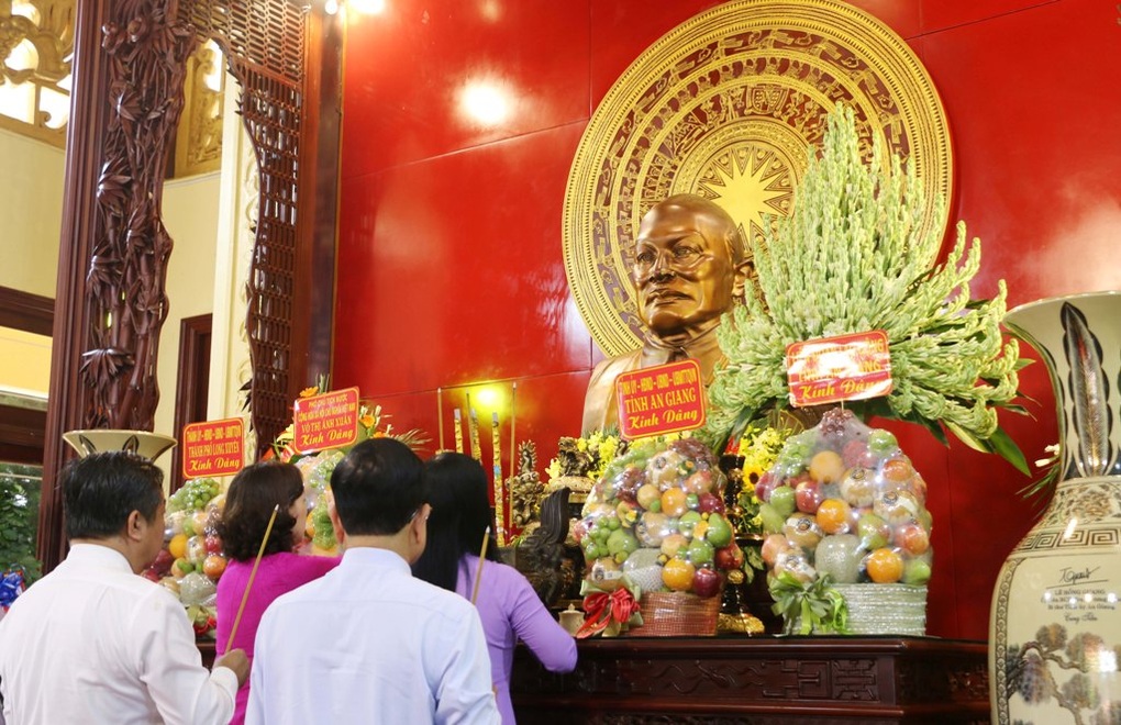 Kỷ niệm 134 năm ngày sinh Chủ tịch Tôn Đức Thắng - 2 Kỷ niệm 134 năm ngày sinh Chủ tịch Tôn Đức Thắng - 2