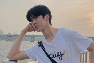 9X Việt du học Hàn Quốc đẹp trai như "soái ca" Kpop