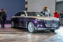Hongqi H9 có gì để "thách đấu" bộ 3 xe sang Đức?