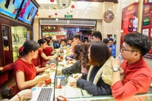 Giá vàng SJC tăng vọt ngược chiều thế giới, đắt hơn gần 5 triệu đồng/lượng