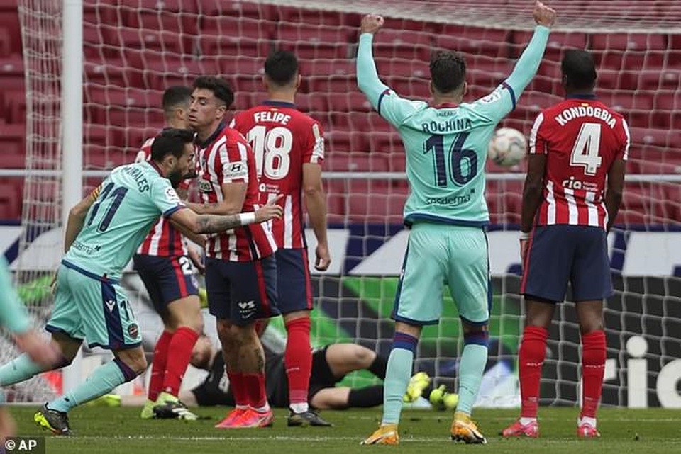 Luis Suarez nhạt nhòa, Atletico chỉ còn hơn Real Madrid 3 điểm - 1 Luis Suarez nhạt nhòa, Atletico chỉ còn hơn Real Madrid 3 điểm - 1