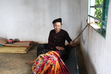 Xót xa người mẹ dùng nhà tình nghĩa để "nhốt" 2 con bị tâm thần